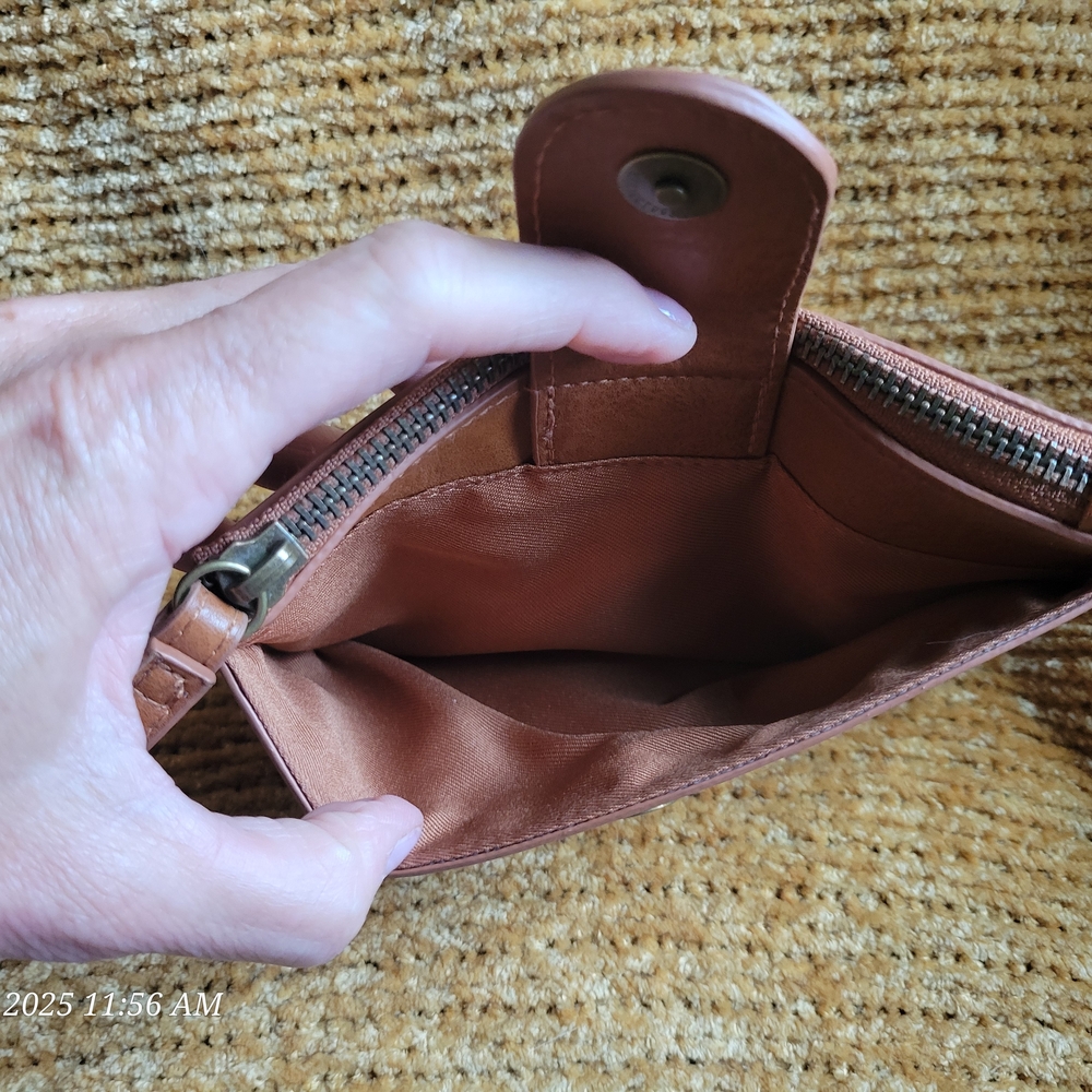 Universal Thread Tan Leather Wallet - image 6